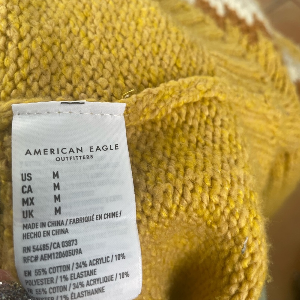 American Eagle Yellow Aztec Patterned Women's Cre… - image 2